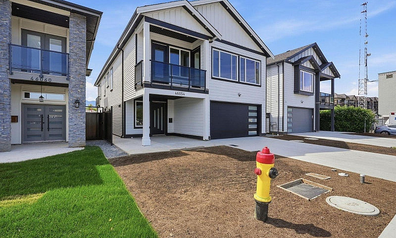 46054 Southlands Cre...