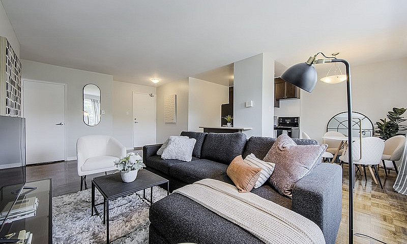 1 Bedroom - Upper Be...