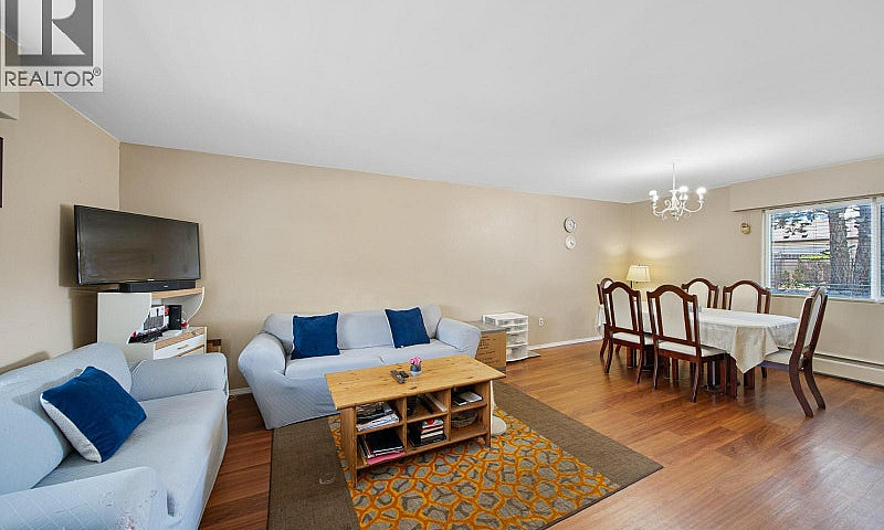 2390 Seyom Crescent ...