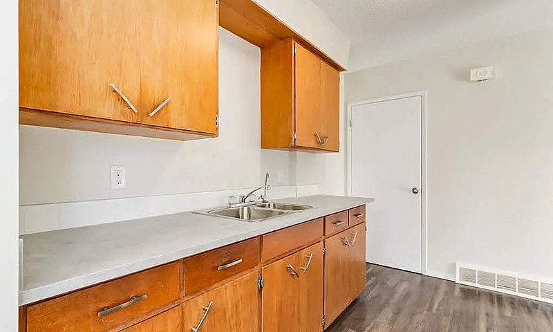Townhomes With In Su...
