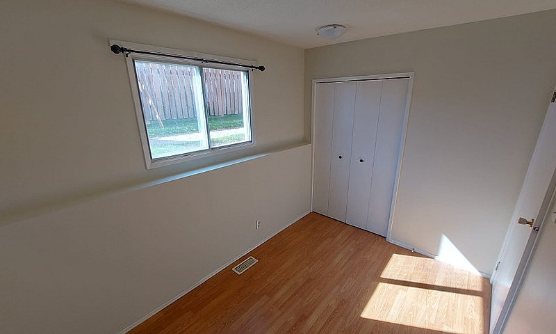 3 Bedroom 4-Plex Loc...