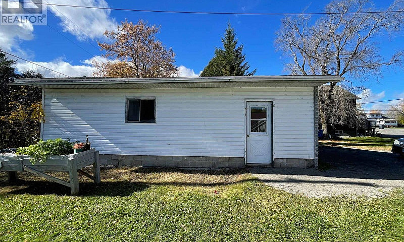 401 Lakeview Avenue ...