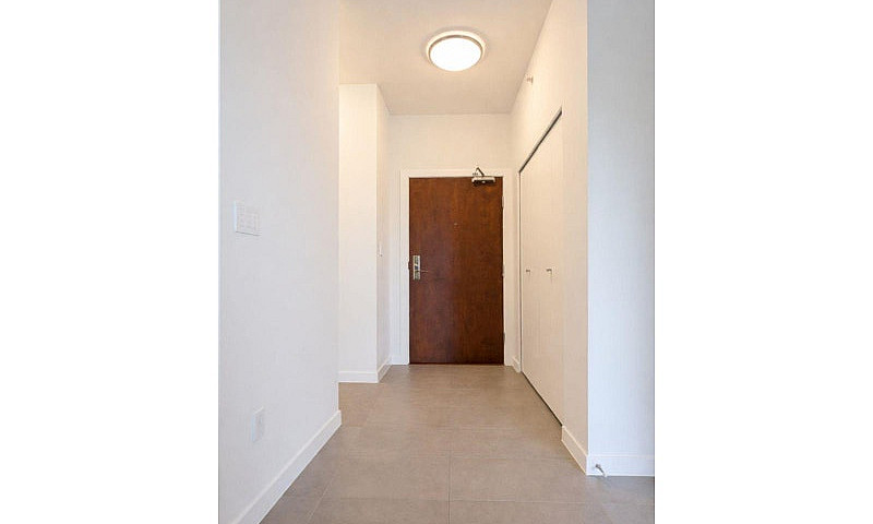 405 5889 Irmin Stree...