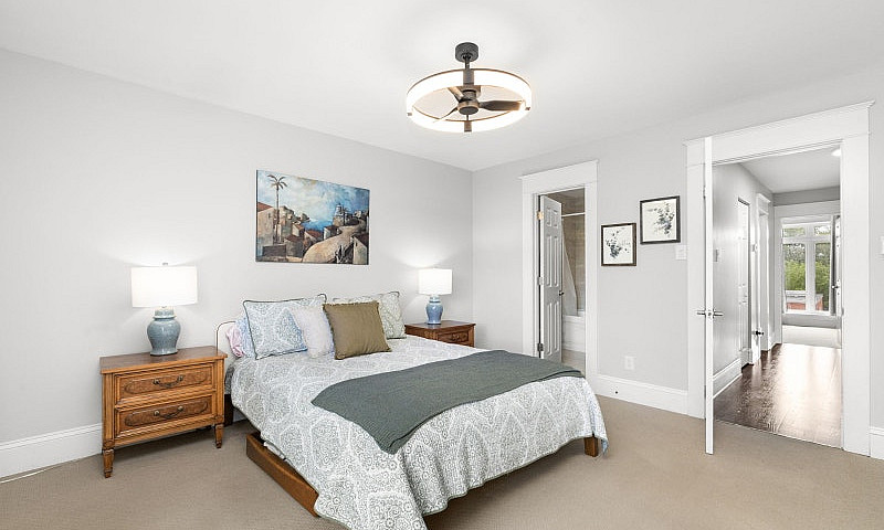 Beautiful 2 Bed + 2 ...