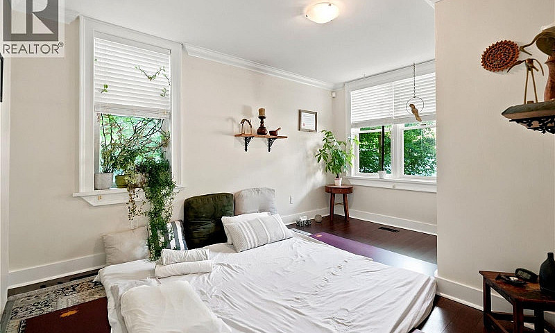 2216 Lorne Street Re...