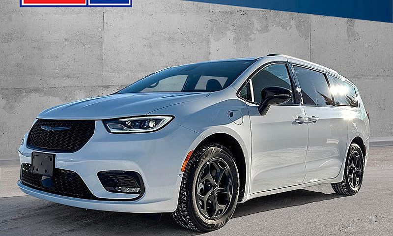 2024 Chrysler Pacifi...