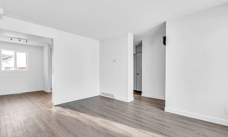 3 Bedroom Townhouse ...