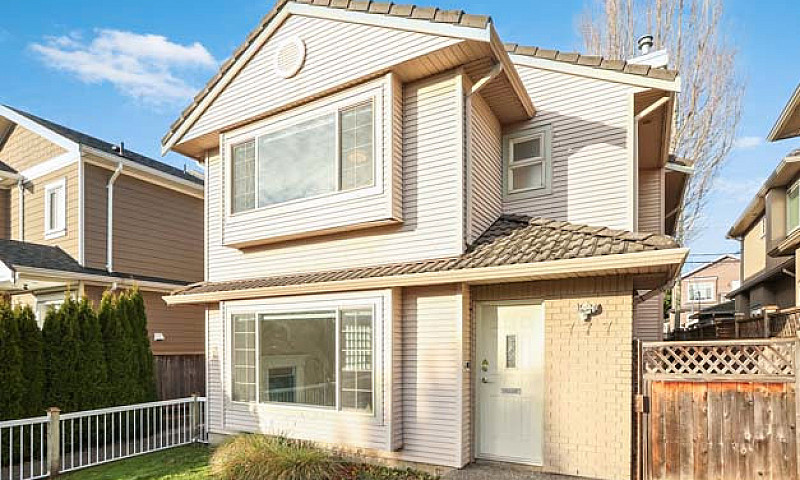 Renovated 1/2 Duplex...