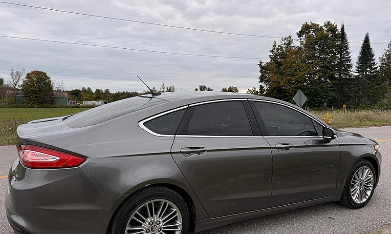 2014 Ford Fusion Se ...