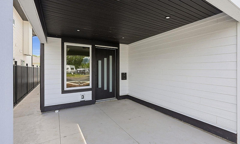 46054 Southlands Cre...