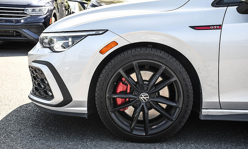2024 Volkswagen Golf...