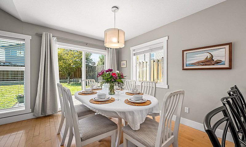 Just Listed! 3 Bedro...