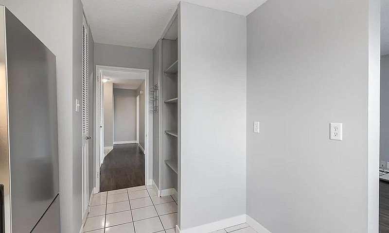 Modern Apartments Ov...