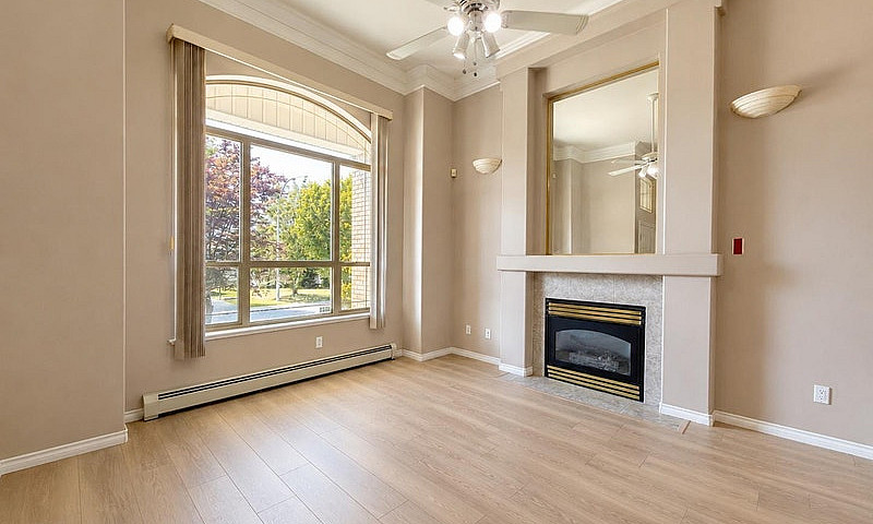 15773 82A Avenue Sur...