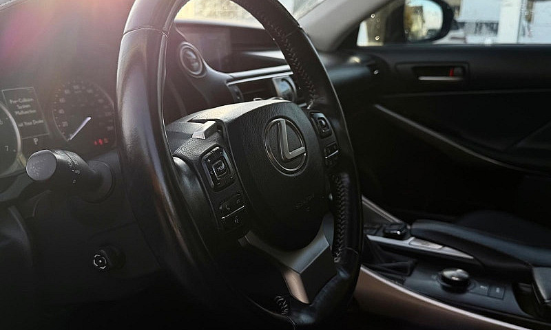 2019 Lexus Is 300 V6...