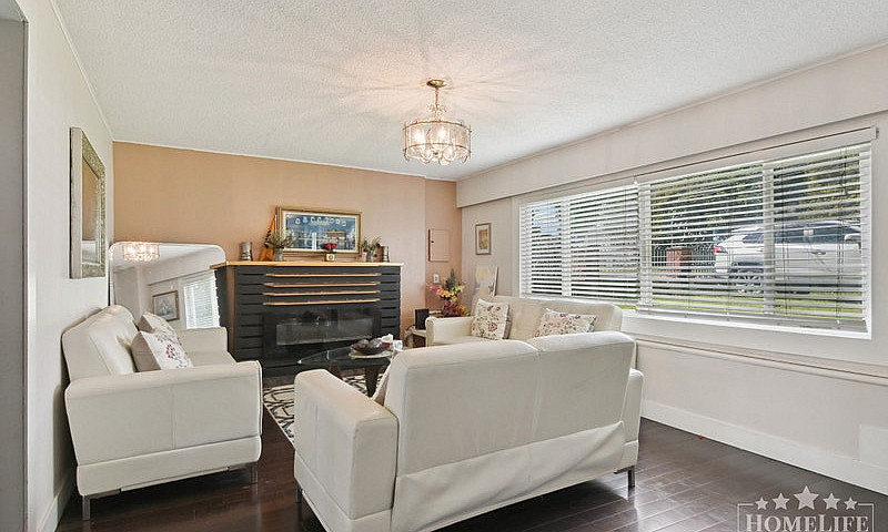 Spacious 5-Bed Famil...