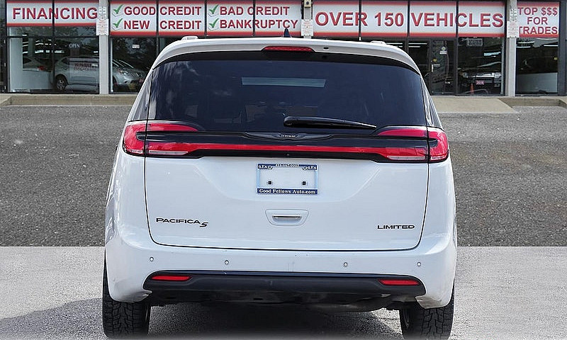 2025 Chrysler Pacifi...