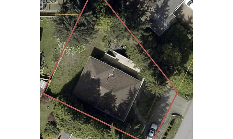 2411 Cape Horn Avenu...