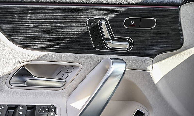 2026 Mercedes-Benz C...