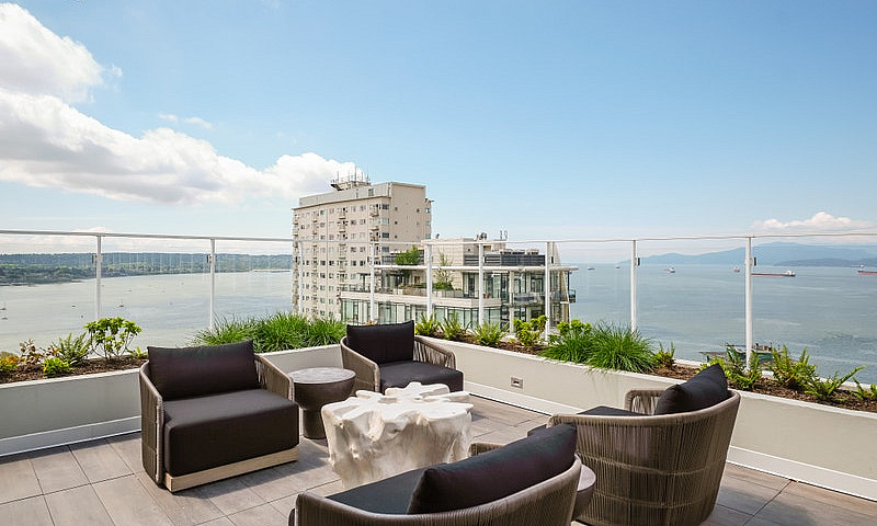 Beautiful 2Bd Near B...