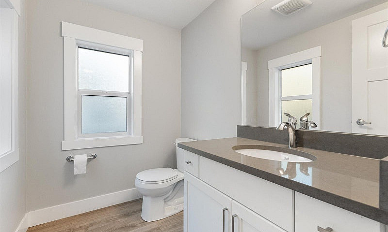 7 386 Pine Avenue, H...