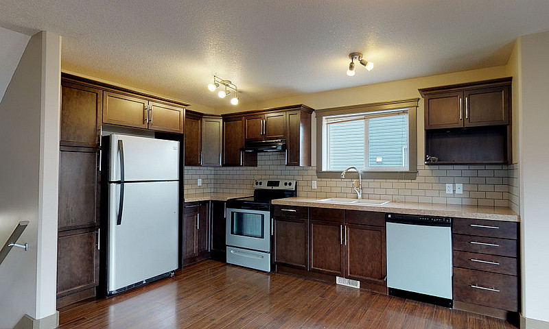 #1748- 2 Bedroom Low...