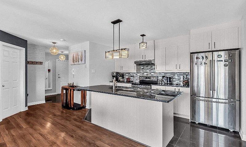 Condo À Vendre À St-...