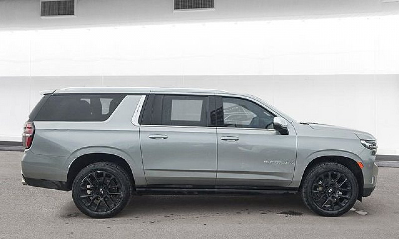 2023 Chevrolet Subur...