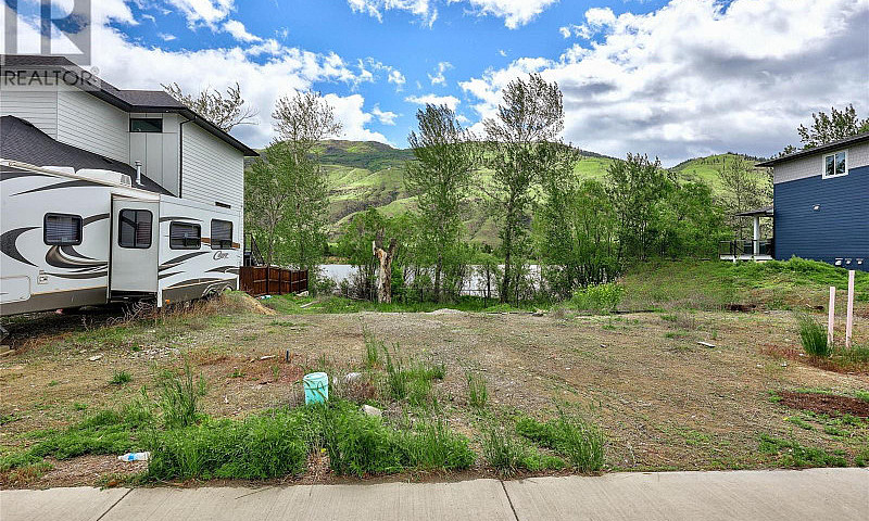 2728 Beachmount Cres...