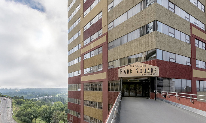 Park Square Apartmen...