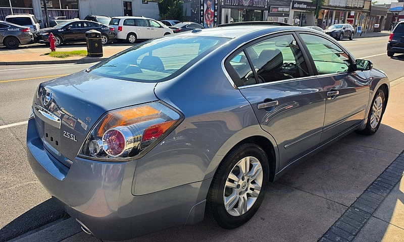 2012 Nissan Altima 2...