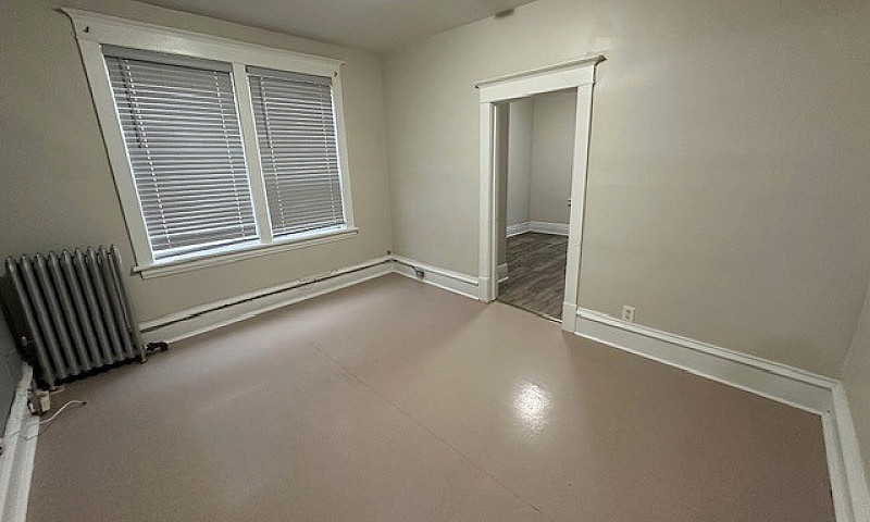 480 Langside - 1 Br ...