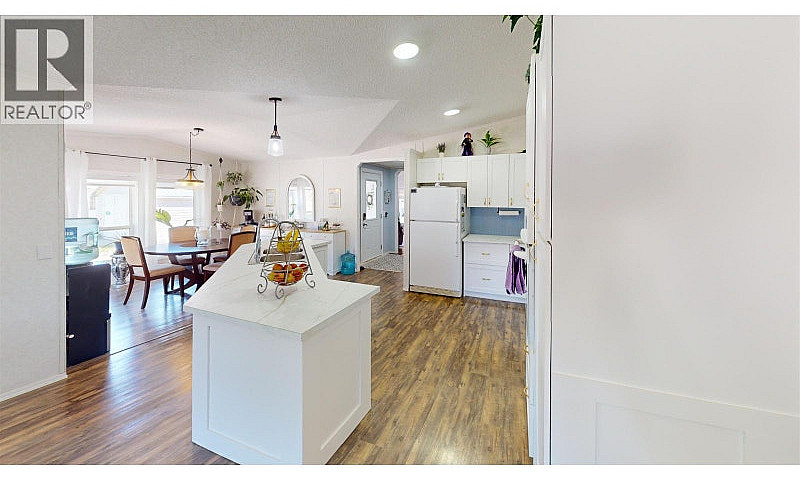 1302 Mountain Ash Ro...