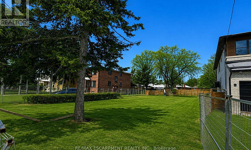 19A Broadview Avenue...