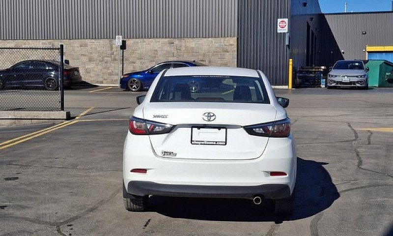 2018 Toyota Yaris Se...