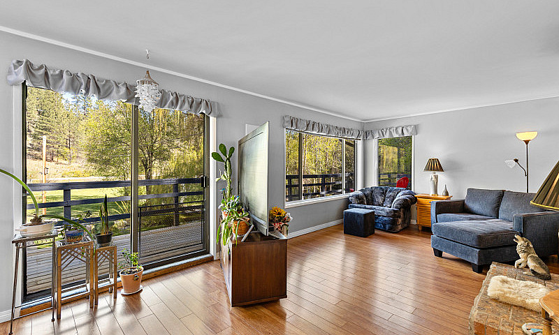2,047 Sq Ft/ 3 Bed/ ...