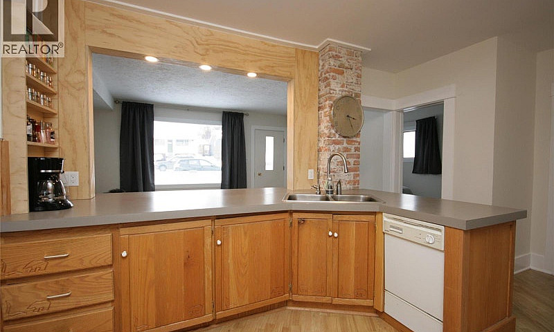 960 Nicola Street Ka...