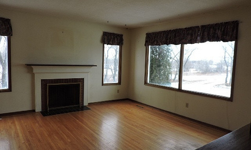 Acreage Just North O...