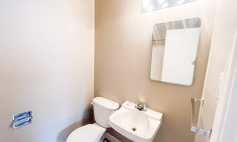 Mcnab Apartment For ...