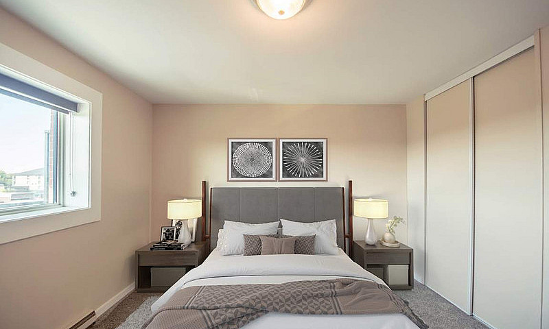 One-Bedroom Suite Fo...