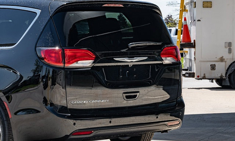 2027 Chrysler Grand ...