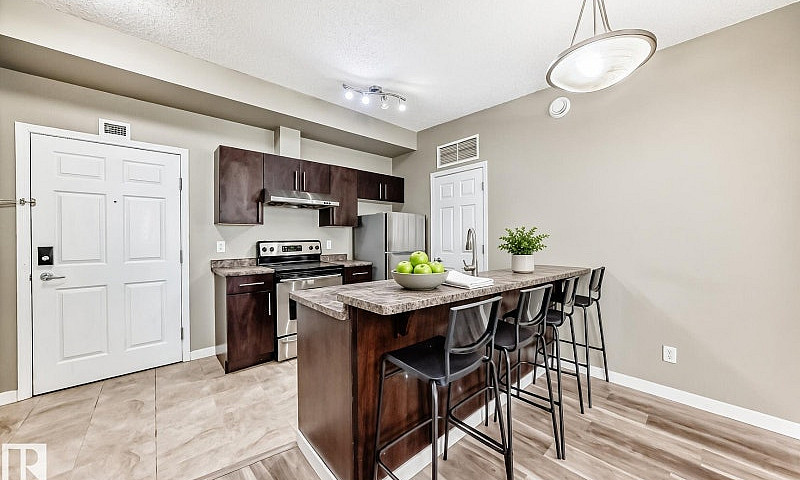 Top-Floor 2 Bed 2 Ba...