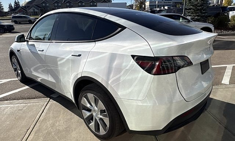 2023 Tesla Model Y L...