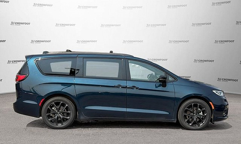 2025 Chrysler Pacifi...
