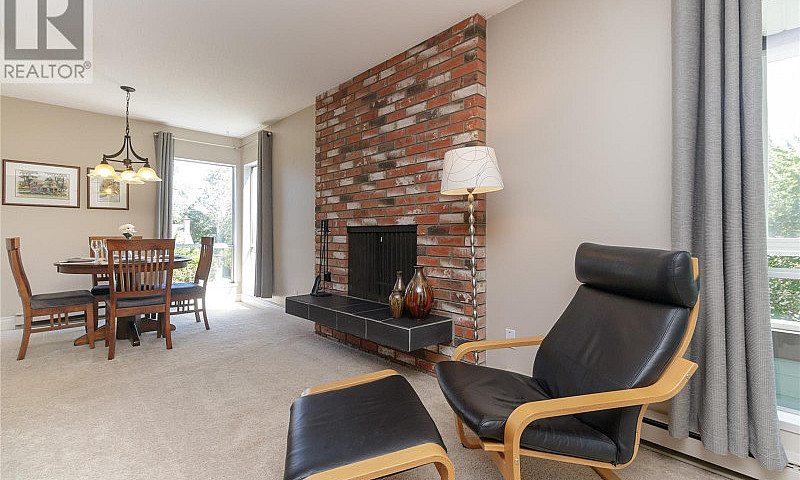 203 1725 Cedar Hill ...
