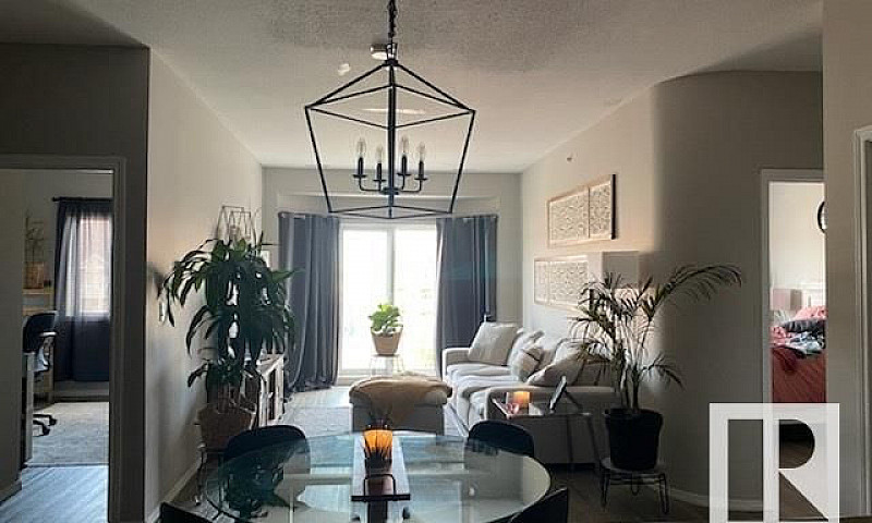 Wonderful Top Floor ...