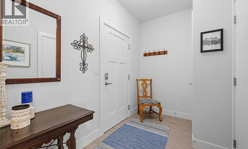4380 Lakeshore Road ...