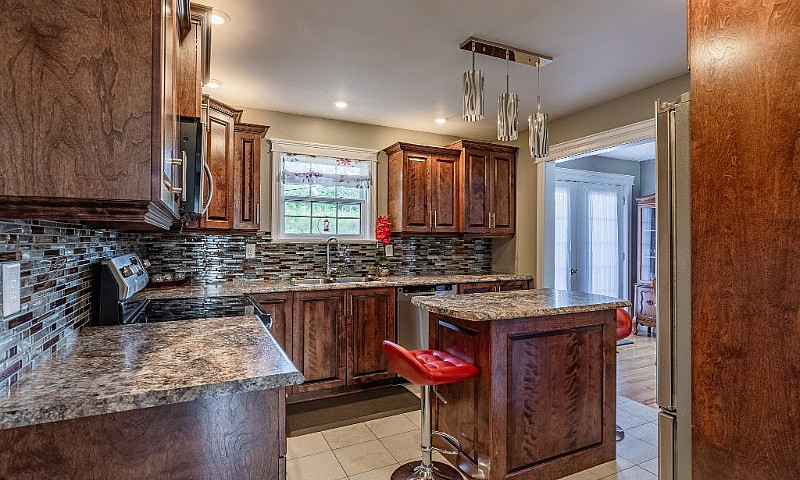 New Listing!! 37 Kaw...