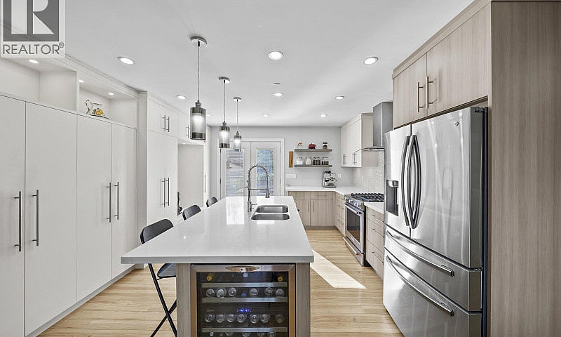3759 Coast Meridian ...
