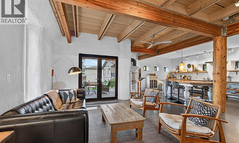 6226 Sanderson Avenu...